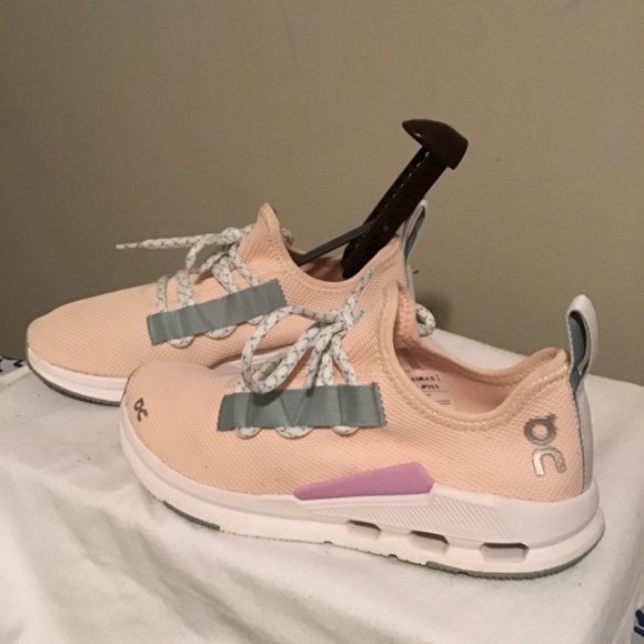 🔥😎On Clouds, new cond. see pics. Lightweight, minimal wear, size 6.5🔥🔥 - Picture 4 of 9